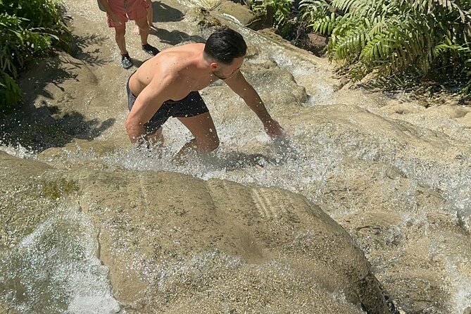 7 Hour Sticky Waterfall and Zipline Adventure - The Little Things That Make This Tour Feel Better