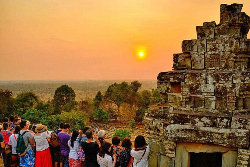 Angkor Zipline and Temple Tour with Sunset - Getting There: 7:30 Pickup and the South Gate Start