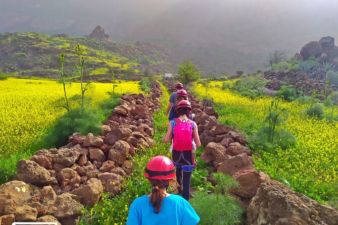 Climbing + Zipline + Via Ferrata + Cave. Adventure route in Gran Canaria - Group size, guides, and English support: where the experience really improves