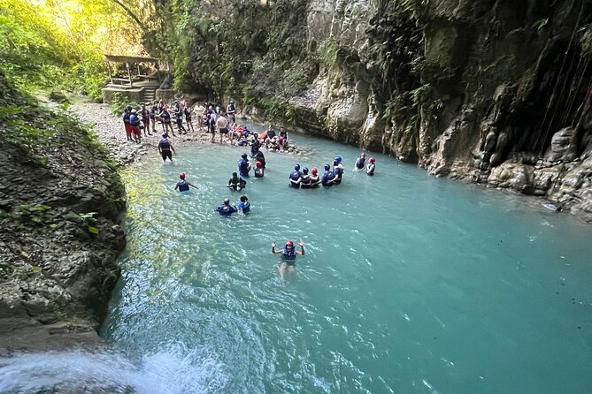 Combo Zipline & Waterfalls - Lunch at the finish: Dominican buffet after you’re soaked