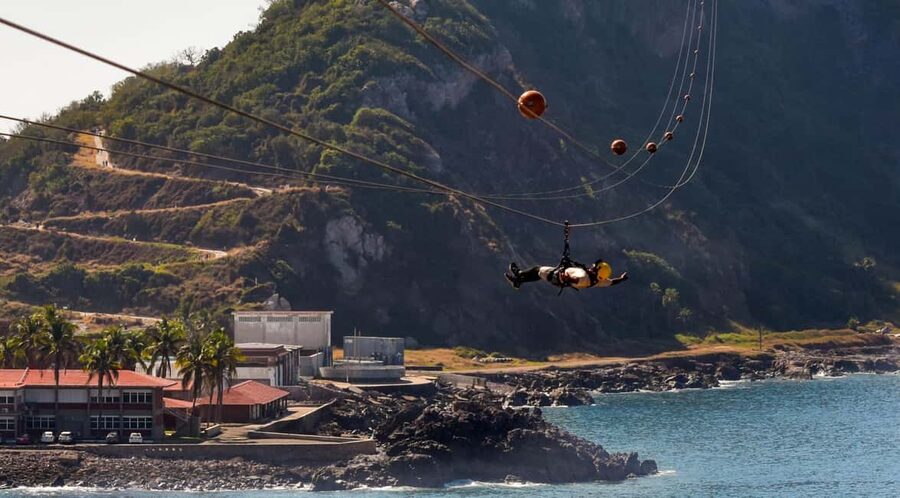Mazatlan: Lighthouse Zipline Adventure at Farolesa - The 1,260-meter zipline over the Pacific: speed without guesswork
