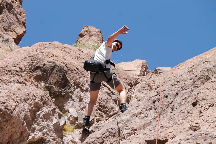 Mendoza: Trekking, Abseiling and Zipline - Zipline over the Mendoza River: 10 meters up