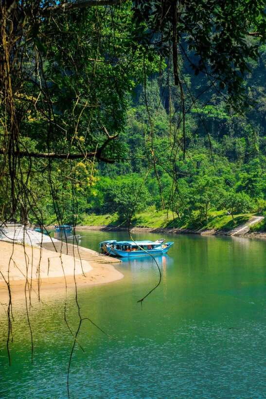 Phong Nha/Dong Hoi: Zipline Dark Cave & Phong Nha Cave Trip - The Chay River zipline: when your heart catches up with your camera