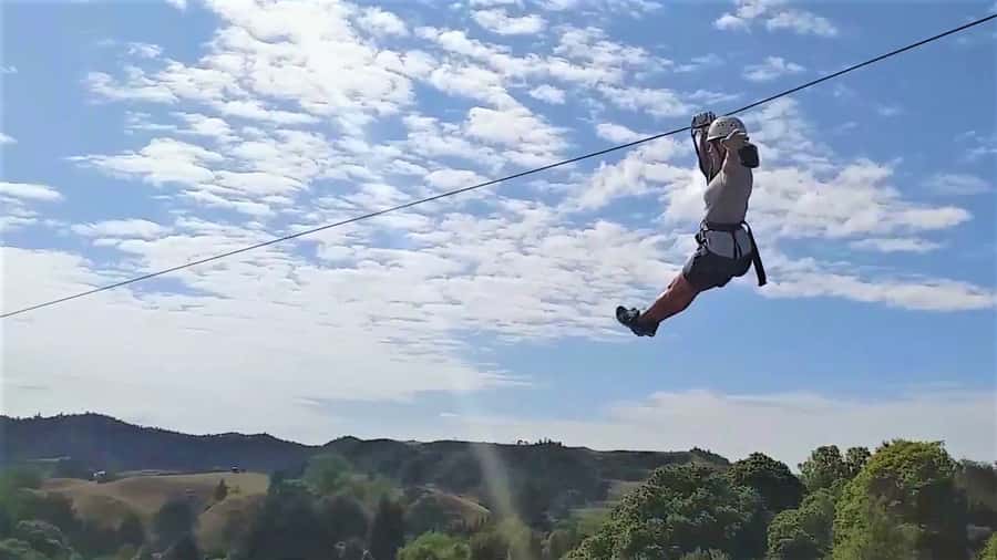 Waitomo Caves 1-Kilometer-Long Zipline Tour - Key things that make this tour worth it