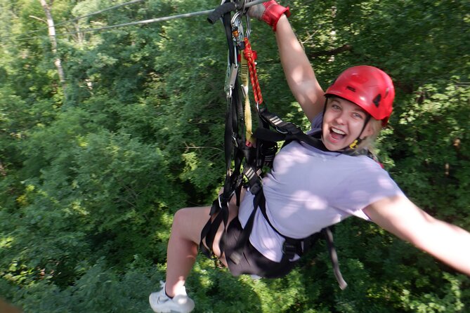 Zipline Adventure in Galena, Illinois - Fitness, health rules, and weight limits you should check first